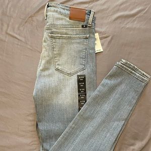 Lucky Brand jeans- BRAND NEW- never been worn!